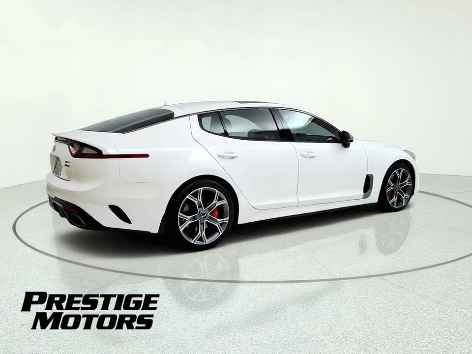 2021 Kia Stinger GT - Image 8 of 20
