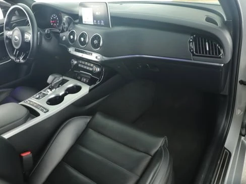 2021 Kia Stinger - Image 19 of 20