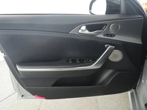 2021 Kia Stinger - Image 7 of 20