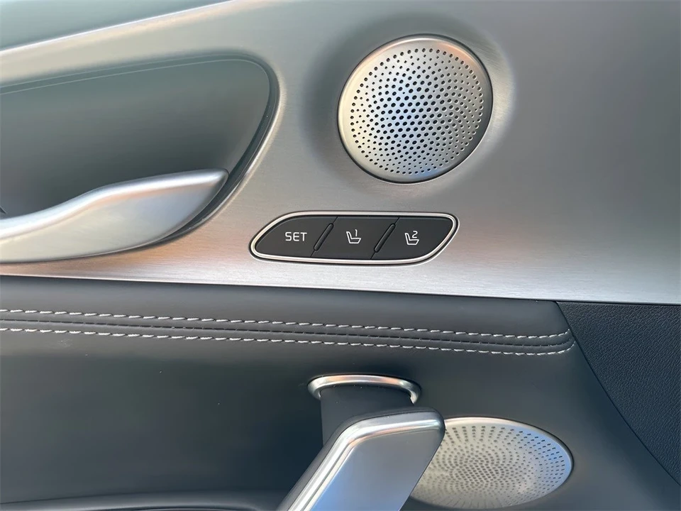 2021 Kia Stinger GT - Image 11 of 12