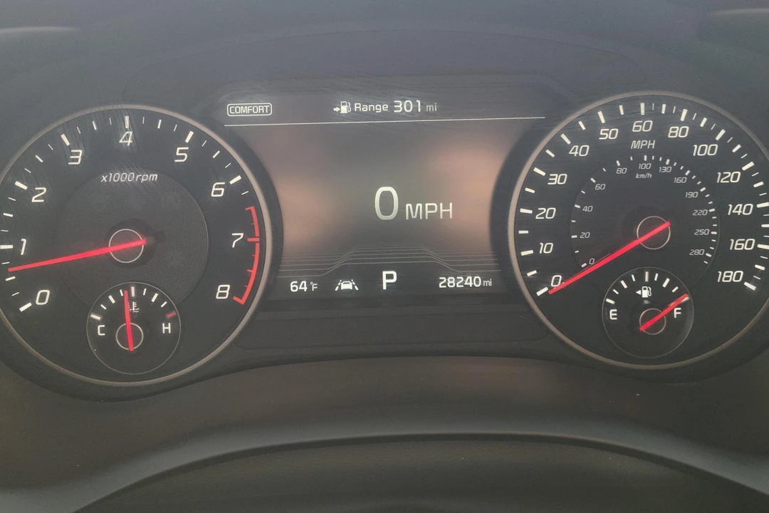 2021 Kia Stinger GT - Image 26 of 31