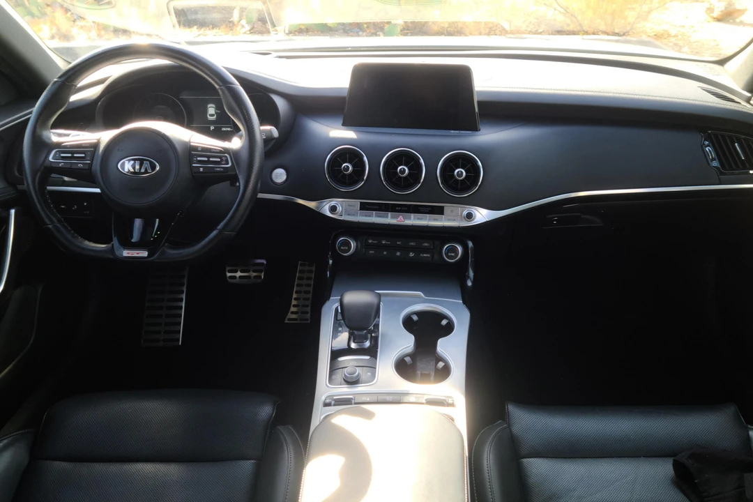 2021 Kia Stinger GT - Image 23 of 31