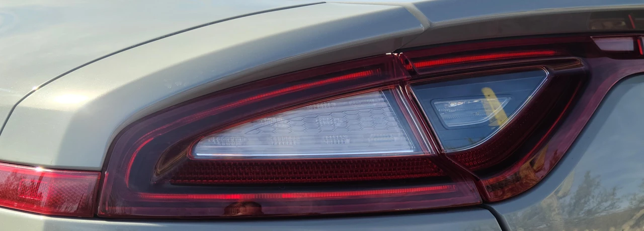 2021 Kia Stinger GT - Image 15 of 31