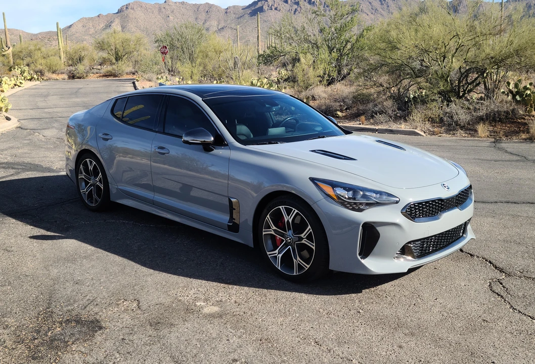2021 Kia Stinger GT - Image 11 of 31