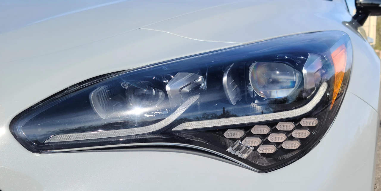 2021 Kia Stinger GT - Image 14 of 31