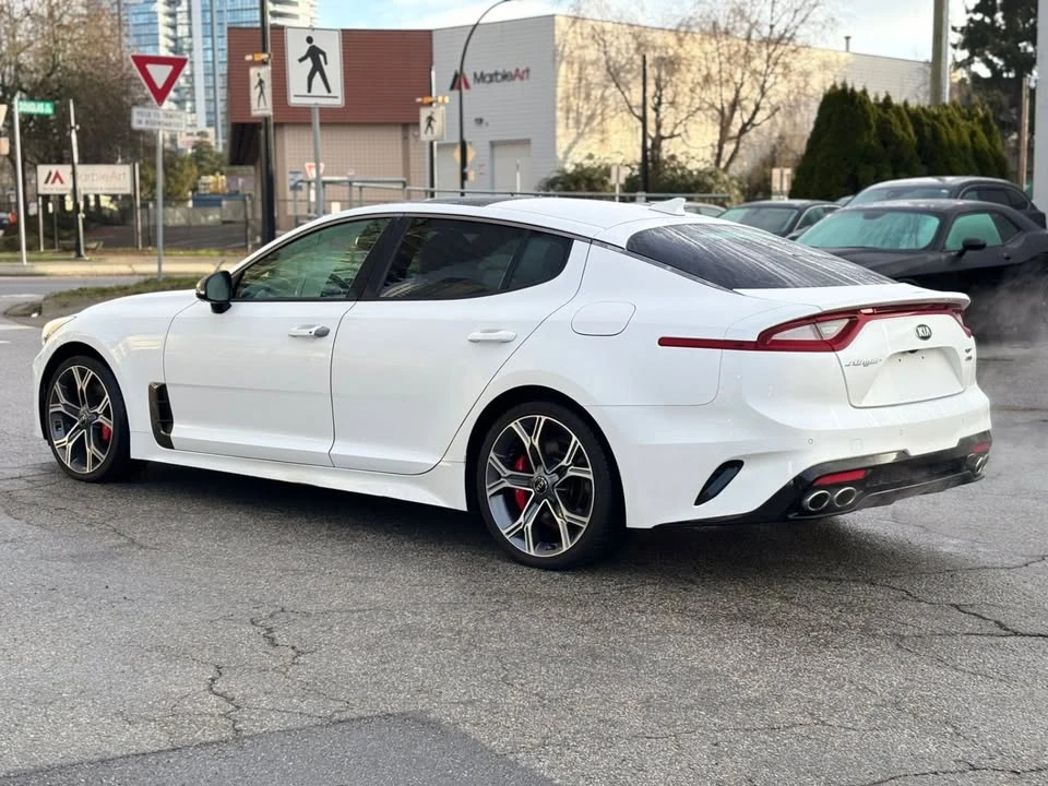 2021 Kia Stinger GT - Image 9 of 20