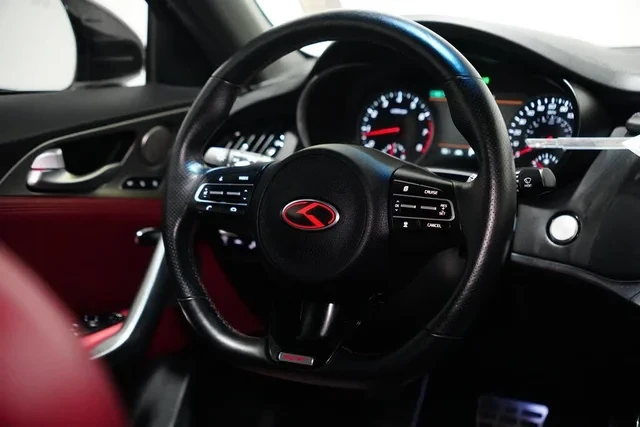 2021 Kia Stinger GT - Image 6 of 9