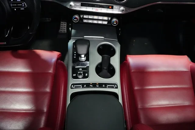 2021 Kia Stinger GT - Image 7 of 9