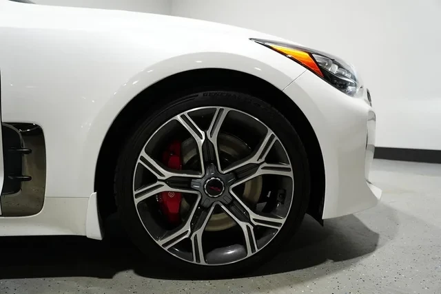 2021 Kia Stinger GT - Image 3 of 9
