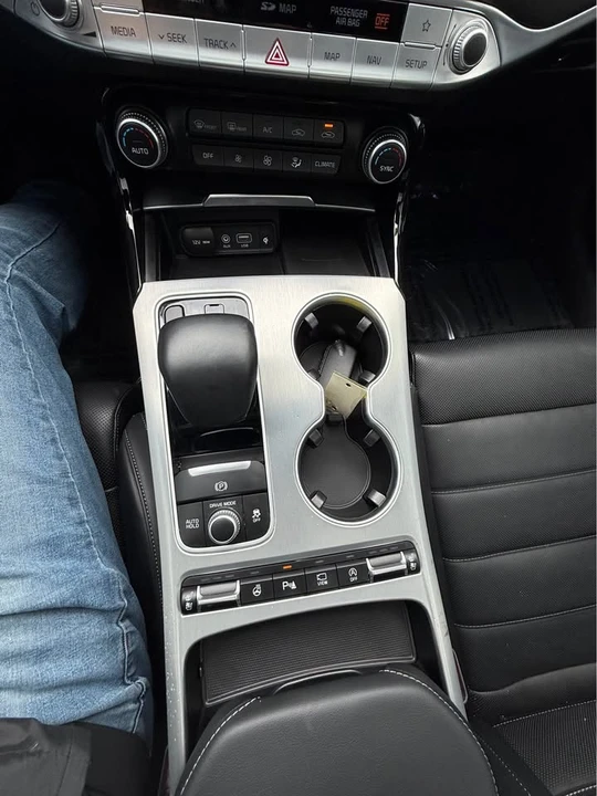 2021 Kia Stinger GT - Image 18 of 20