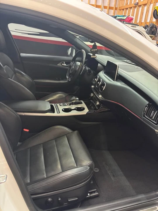 2021 Kia Stinger GT - Image 11 of 14