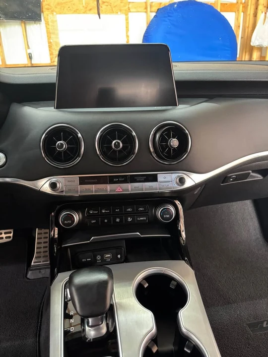 2021 Kia Stinger GT - Image 8 of 14