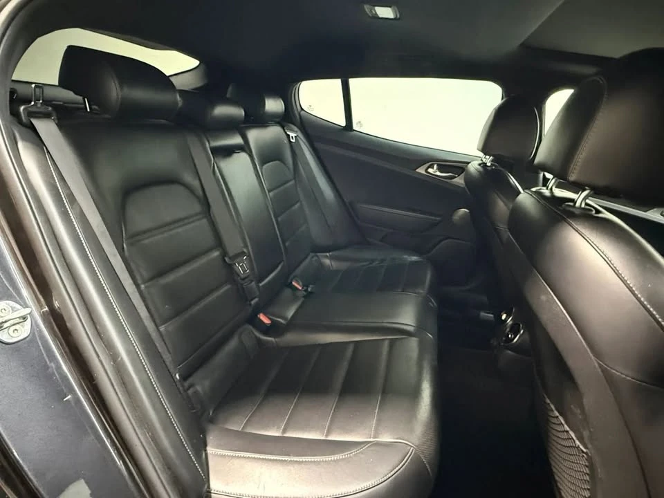 2021 Kia Stinger GT - Image 17 of 18