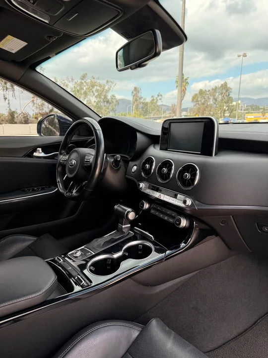 2021 Kia Stinger - Image 14 of 20