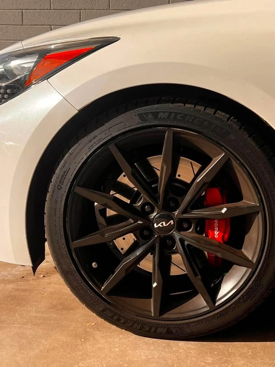2021 Kia Stinger GT - Image 9 of 13
