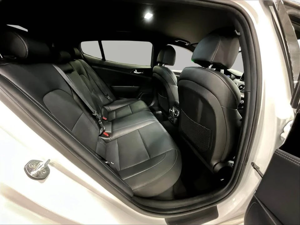 2021 Kia Stinger - Image 13 of 17