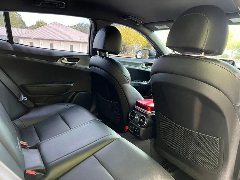 2021 Kia Stinger - Image 18 of 20