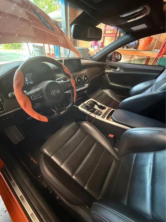 2021 Kia Stinger - Image 2 of 20