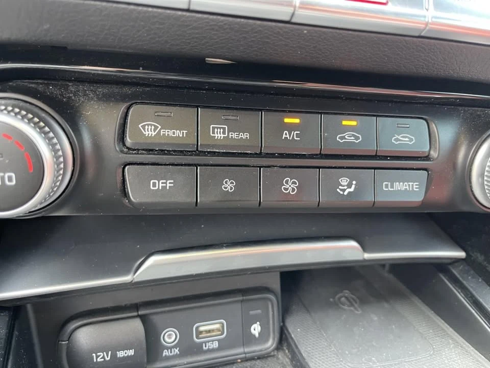 2021 Kia Stinger - Image 6 of 10