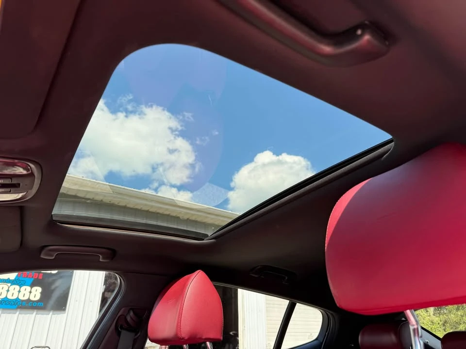 2021 Kia Stinger - Image 12 of 16