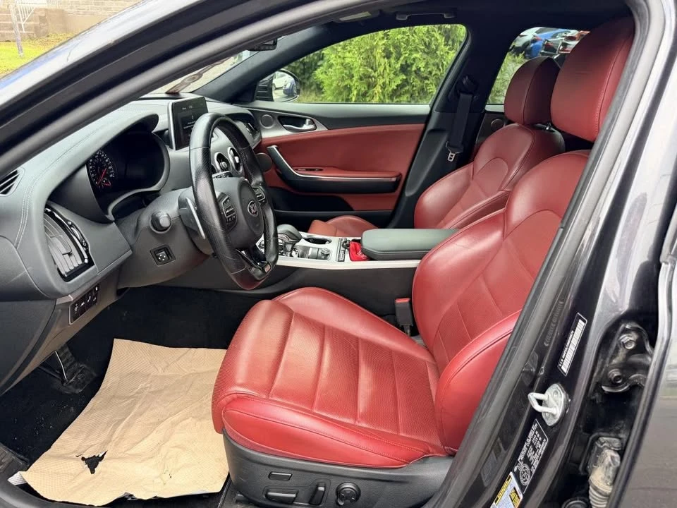 2021 Kia Stinger - Image 13 of 18