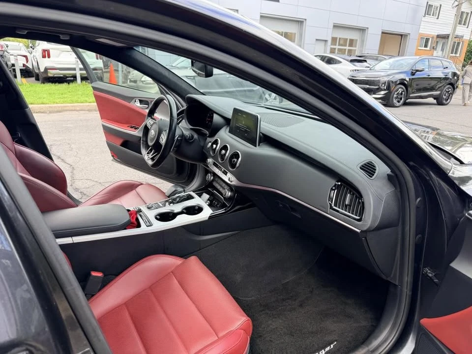 2021 Kia Stinger - Image 15 of 18