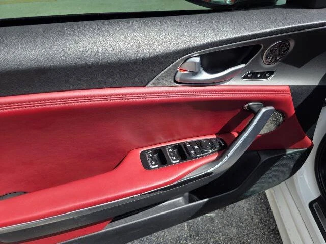 2021 Kia Stinger - Image 9 of 20