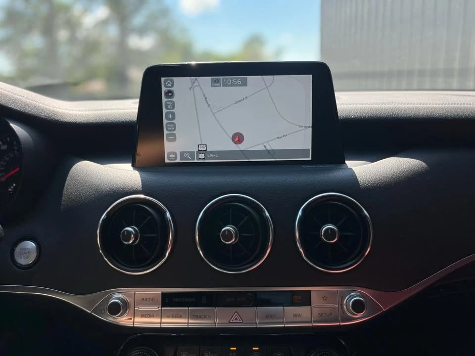 2021 Kia Stinger - Image 16 of 20