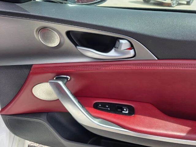 2021 Kia Stinger - Image 16 of 20