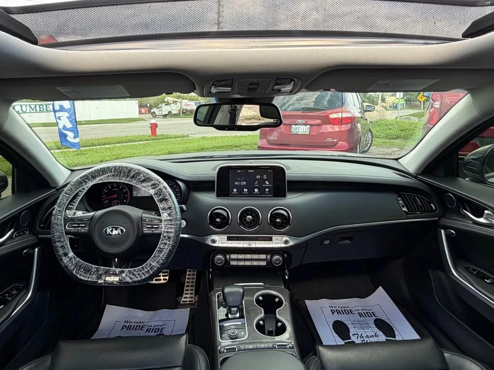 2021 Kia Stinger - Image 9 of 18