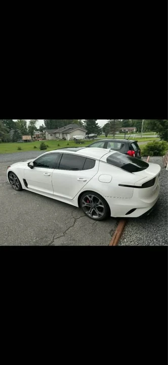 2021 Kia Stinger - Image 2 of 6