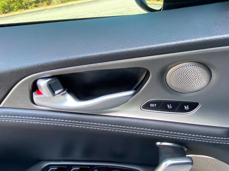 2021 Kia Stinger - Image 16 of 20
