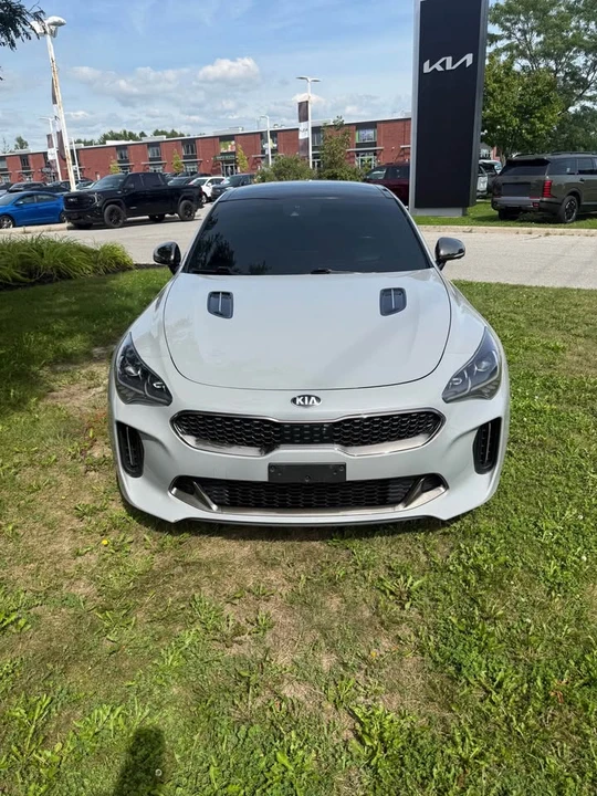 2021 Kia Stinger - Image 2 of 10