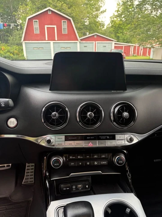 2021 Kia Stinger - Image 10 of 17