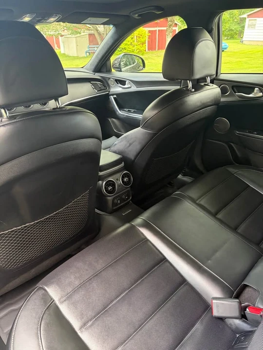 2021 Kia Stinger - Image 16 of 17