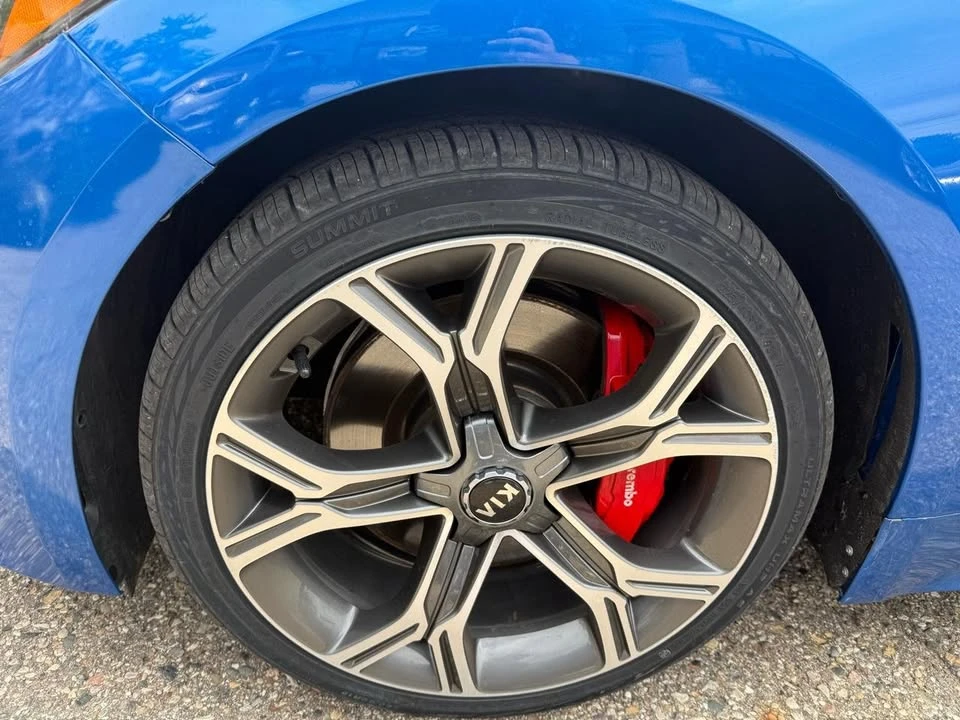 2021 Kia Stinger - Image 9 of 20