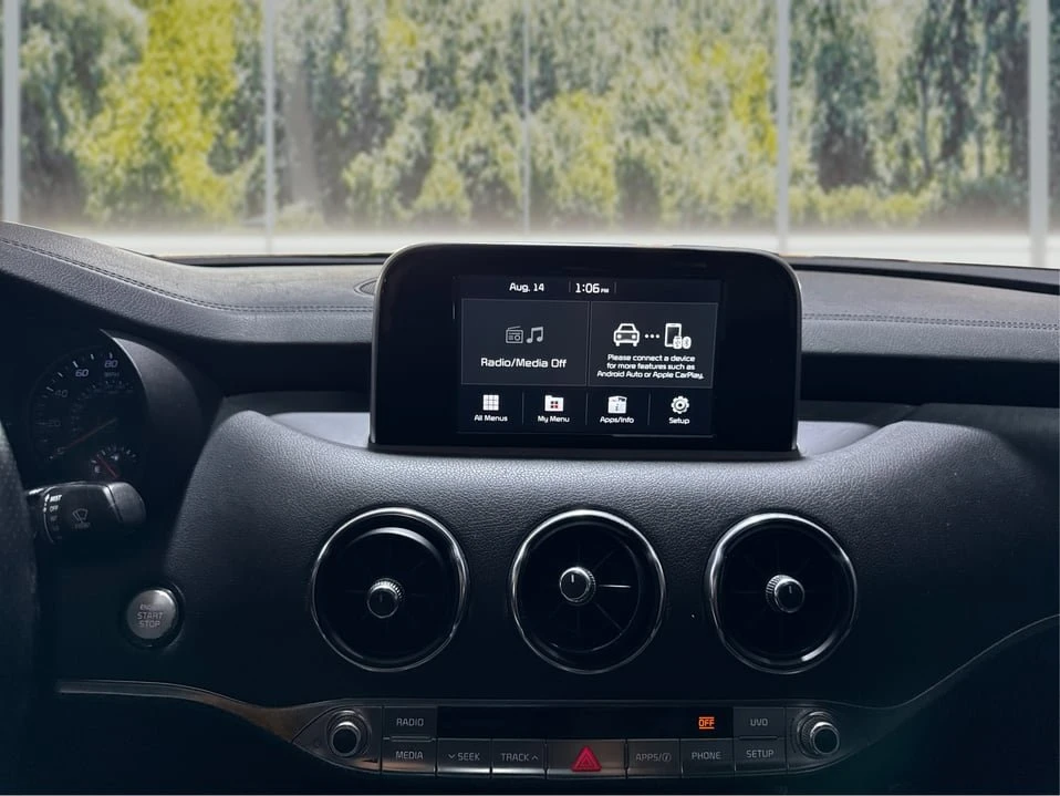 2021 Kia Stinger - Image 16 of 20