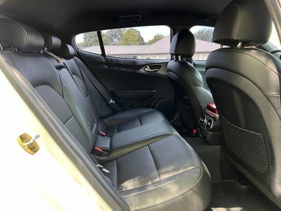 2021 Kia Stinger - Image 19 of 20