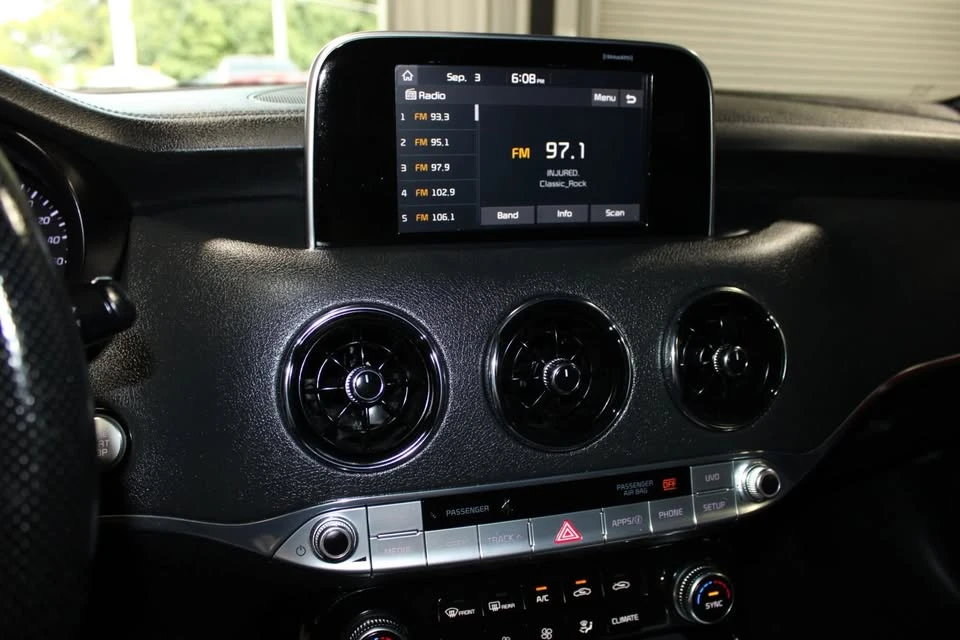 2021 Kia Stinger - Image 16 of 20