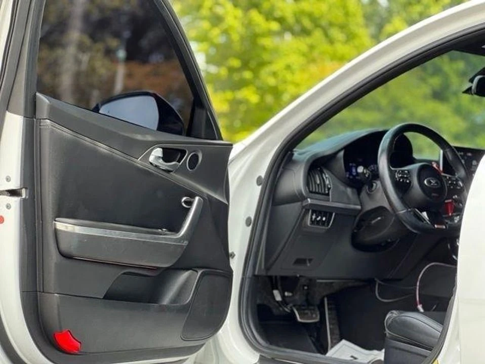 2021 Kia Stinger - Image 9 of 20