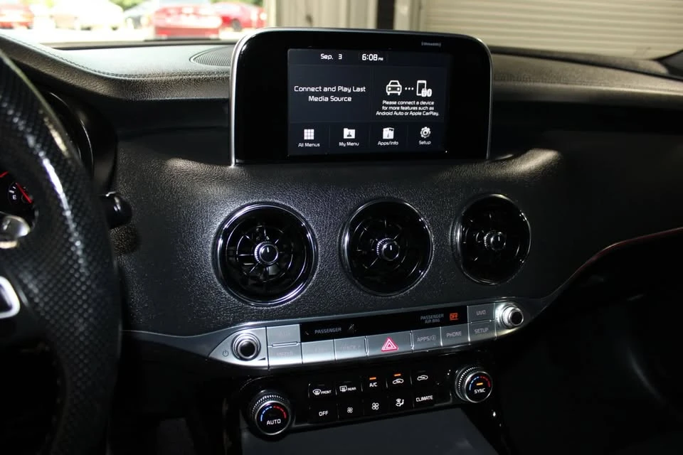 2021 Kia Stinger - Image 15 of 20