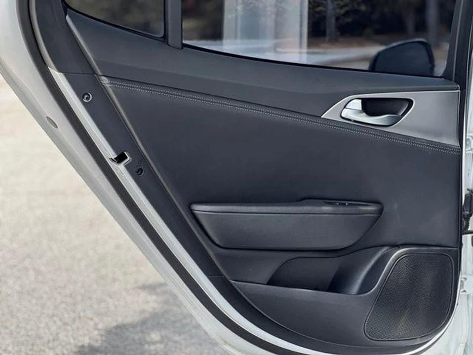 2021 Kia Stinger - Image 14 of 20