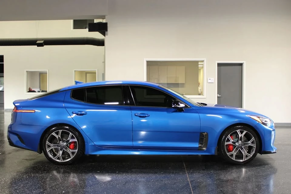 2021 Kia Stinger - Image 2 of 20