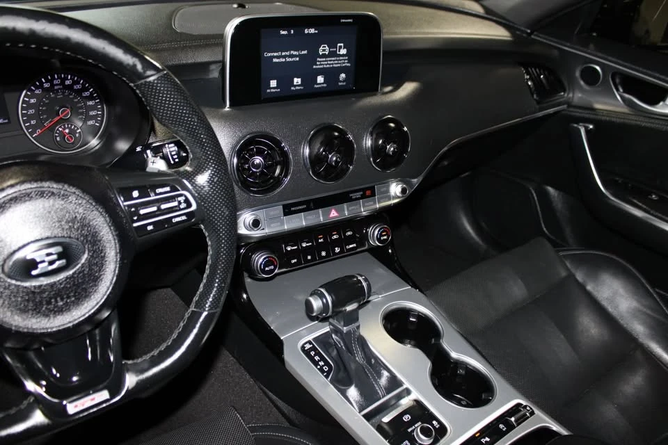 2021 Kia Stinger - Image 14 of 20