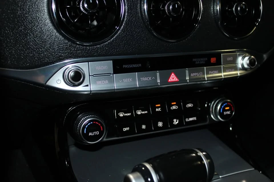 2021 Kia Stinger - Image 19 of 20