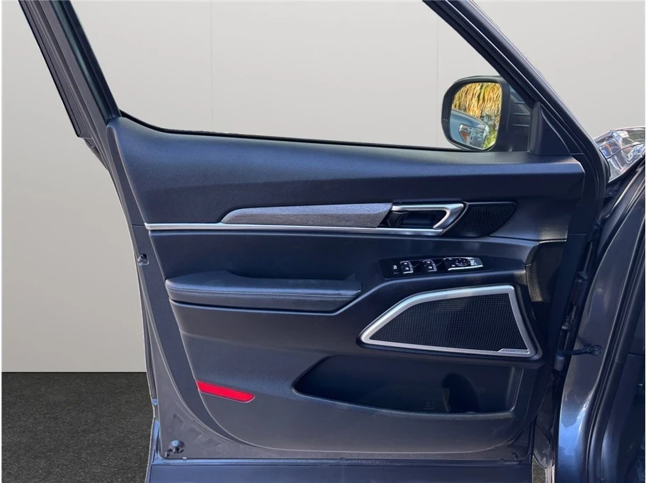 2021 Kia Telluride - Image 19 of 21
