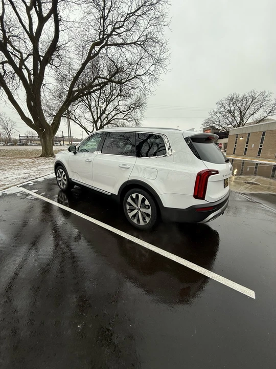 2021 Kia Telluride - Image 4 of 8
