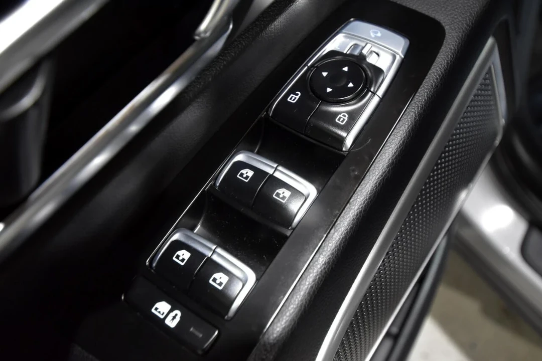 2021 Kia Telluride - Image 16 of 21