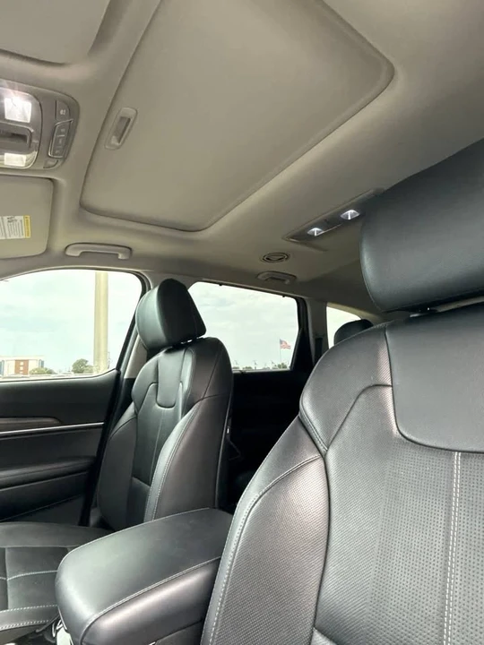 2021 Kia Telluride - Image 8 of 10