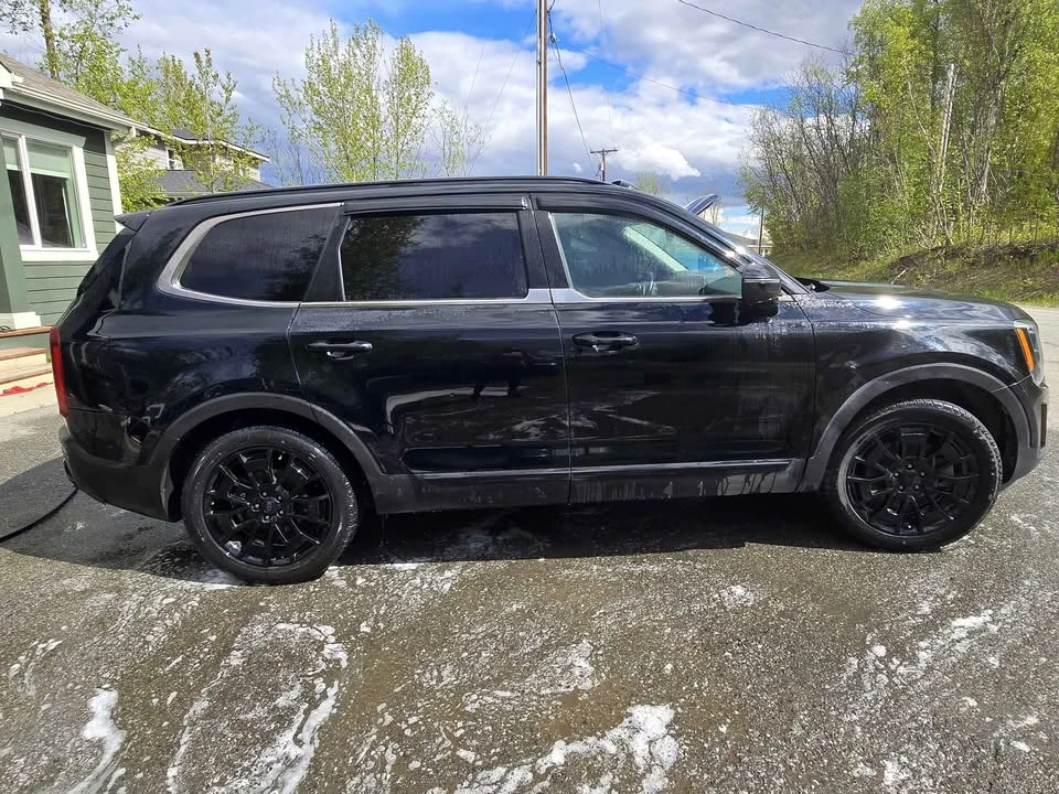2021 Kia Telluride - Image 2 of 17